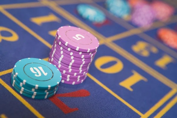 Caribbean Stud Poker live dealer table on rusa88 login showing cards and betting layout